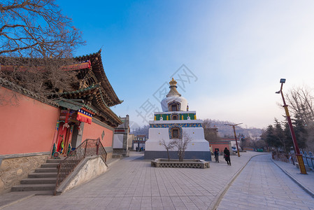 青海西宁塔尔寺白塔图片