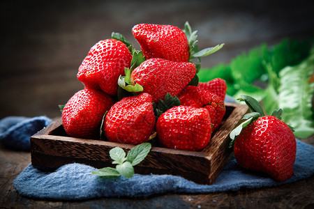 新草莓新鲜草莓种草莓高清图片