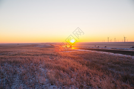 内蒙古海拉尔公路冬季日出图片