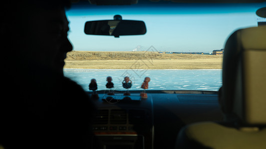 内蒙古呼伦贝尔冬季车内风景背景图片
