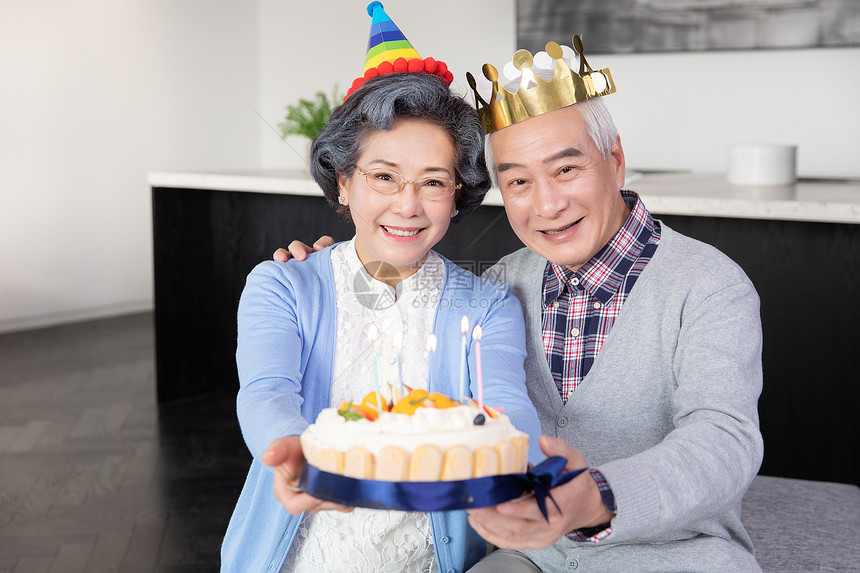 金婚夫妻过生日图片