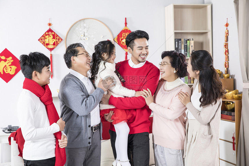 新年一家人拜年图片