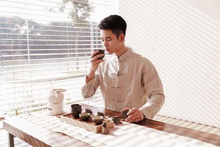 中国风中秋品茶品茶的茶艺师背景