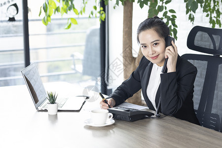 商务女性接电话客服女士高清图片素材