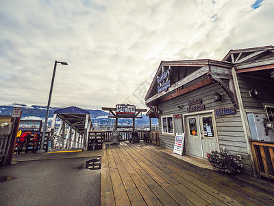 美国阿拉斯加西沃德码头木屋高清图片
