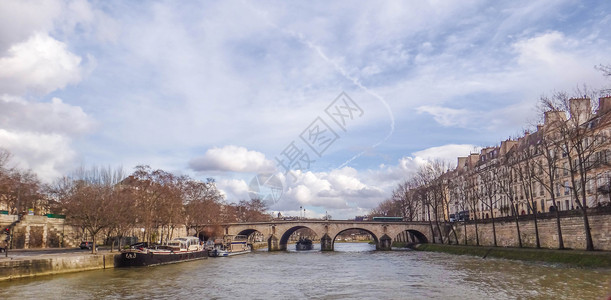 法国巴黎塞纳河图片