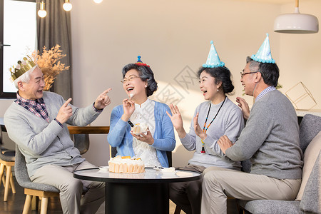 寿星生日素材老年朋友相聚庆祝生日背景