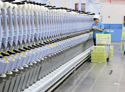 现代纺织厂织布高清图片素材