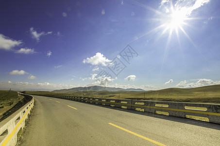 西北环线道路背景