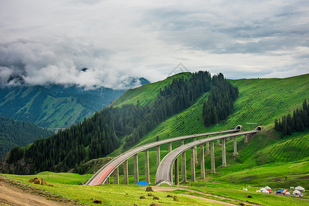 新疆天山公路大桥背景图片