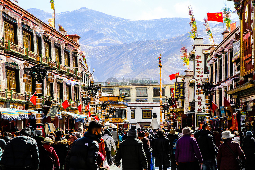 西藏拉萨八廓街人群