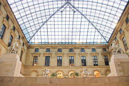 法国巴黎卢浮宫内景背景图片