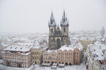 钟楼雪景布拉格老城雪景背景