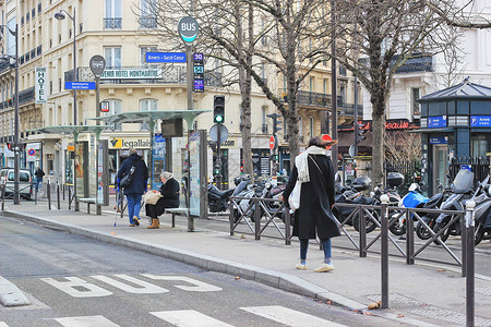 巴黎街头冬日街景高清图片