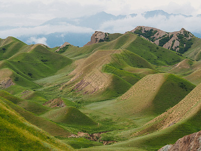 新疆山脉背景图片