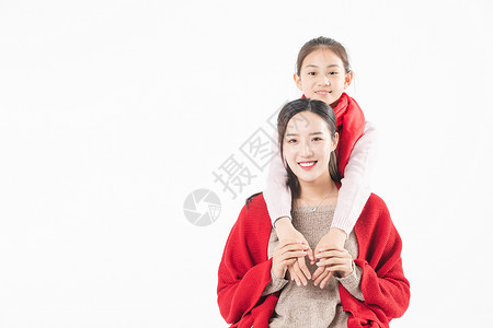 新春女儿抱母亲图片