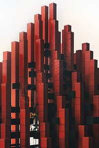 红色森林排列建筑 图片