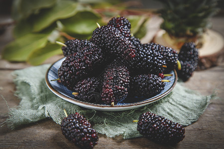 黑桑葚美食黑莓挞高清图片