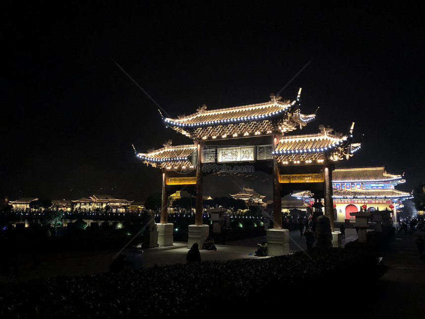 高邮镇国寺牌楼夜景图片