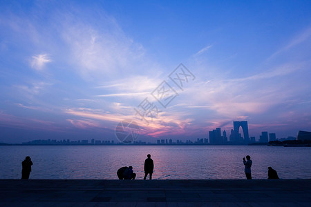 苏州金鸡湖畔的日落背景