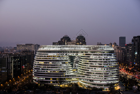 北京银河SOHO夜景建筑街道高清图片素材