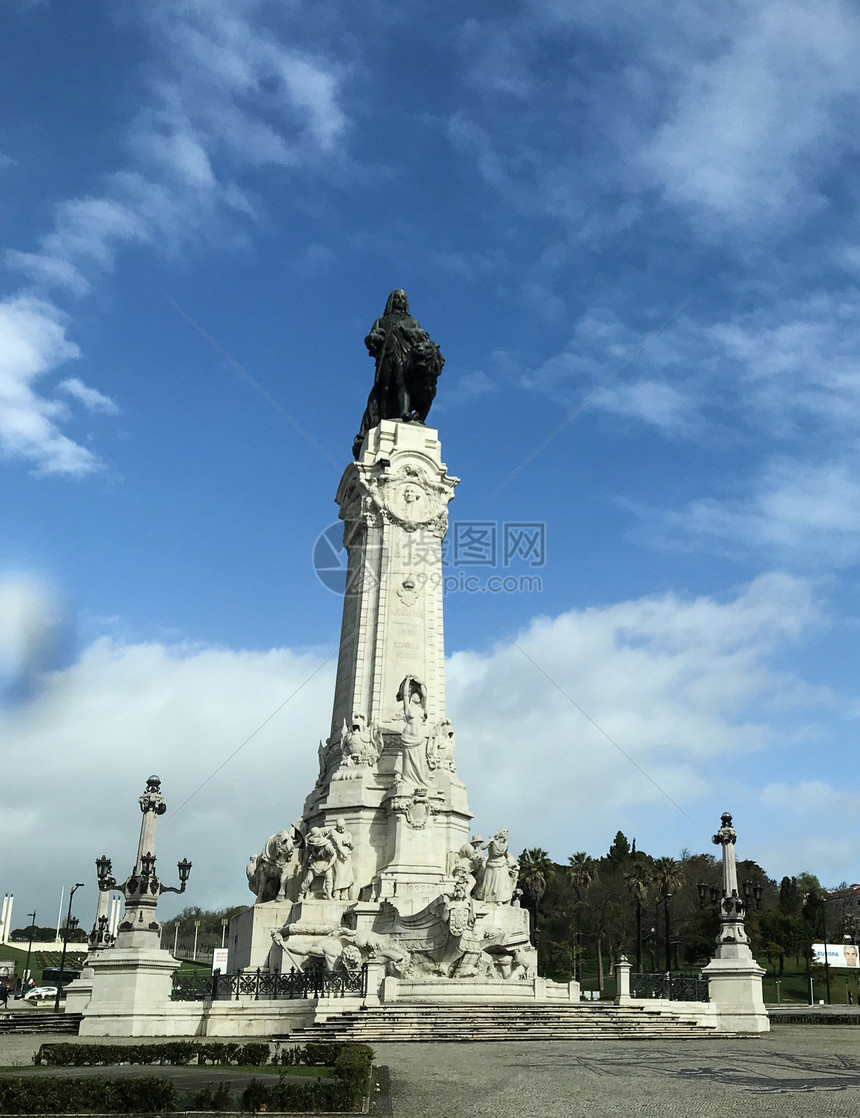 葡萄牙里斯本雕塑Marques Statue with Lion in Lisbon图片