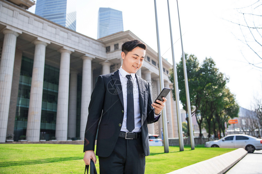 年轻商务男士图片