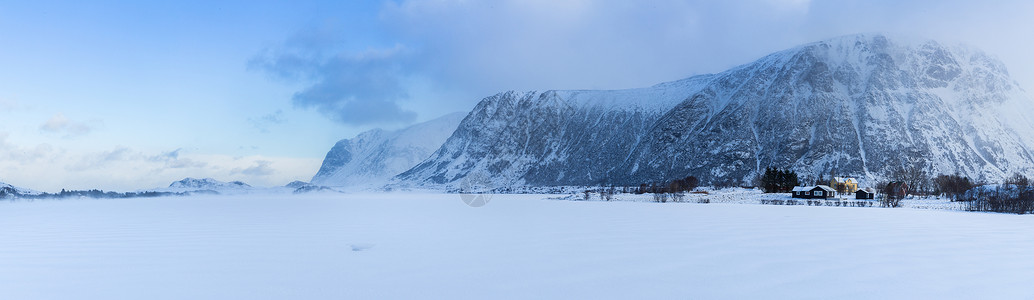 北极圈挪威冬季雪景高清图片