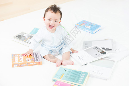 婴儿和书籍幼儿婴儿书高清图片