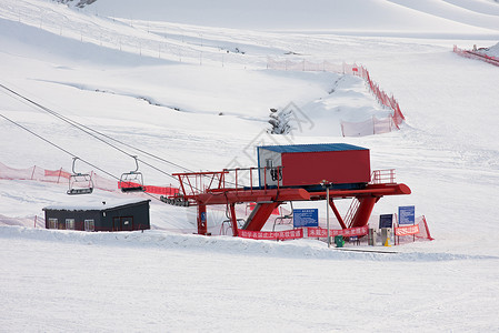 扶贫政策新疆冬季滑雪场模式旅游经济发展特色小镇背景