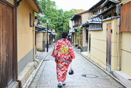 日本老街京都三年坂和服少女背景