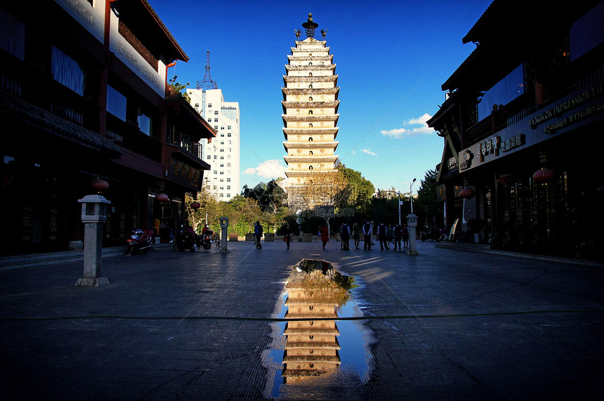 云南昆明著名地标建筑东西寺塔