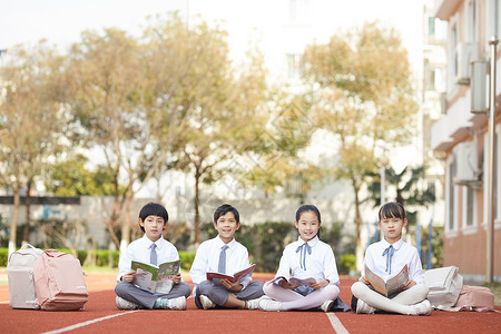 儿童节小学生操场活动男孩高清图片素材