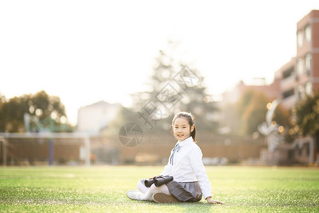 小学生操场活动背景图片