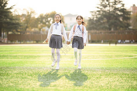 小学生操场活动背景图片