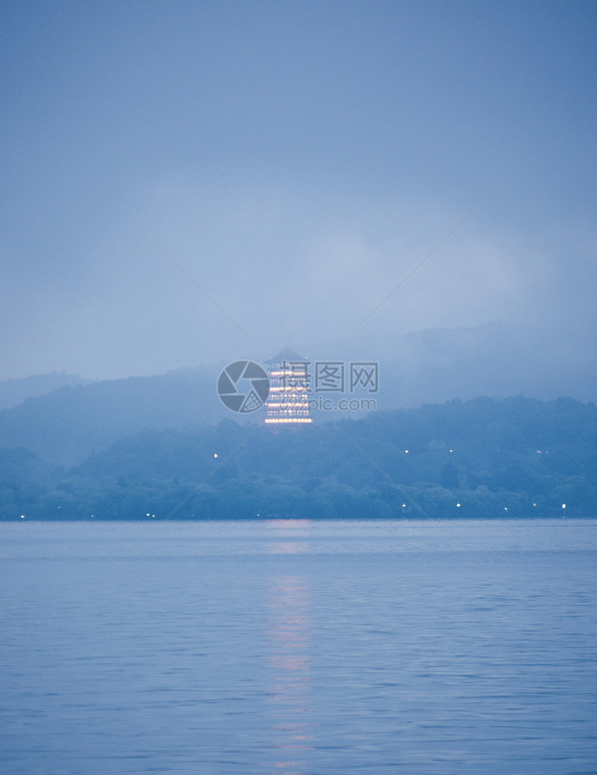 烟雨西湖图片