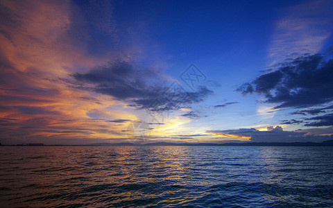 海面晚霞海边晚霞夕阳背景