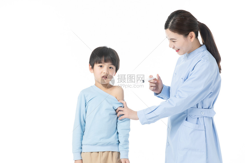儿童打针疫苗图片
