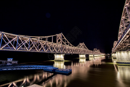 丹东鸭绿江大桥夜景钢索桥高清图片素材
