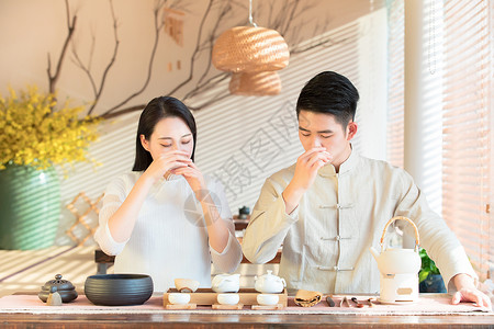 古风素衣美女泡茶古风情侣喝茶背景