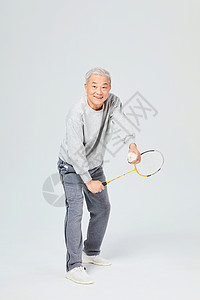 老人运动羽毛球图片