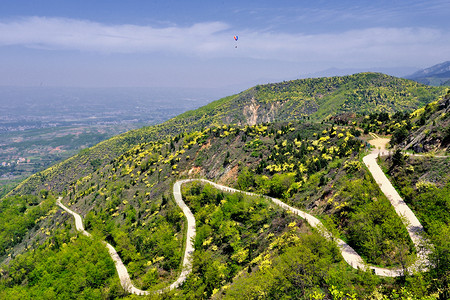 秦岭山公路自然风光背景