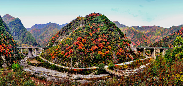 四面环山秦岭盘山公路背景