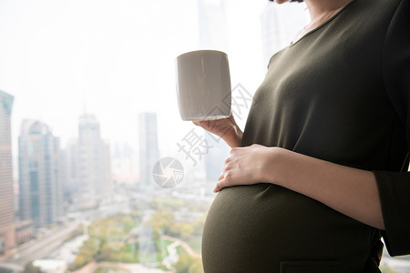 女性办公运动职场妈妈办公室休闲办公背景