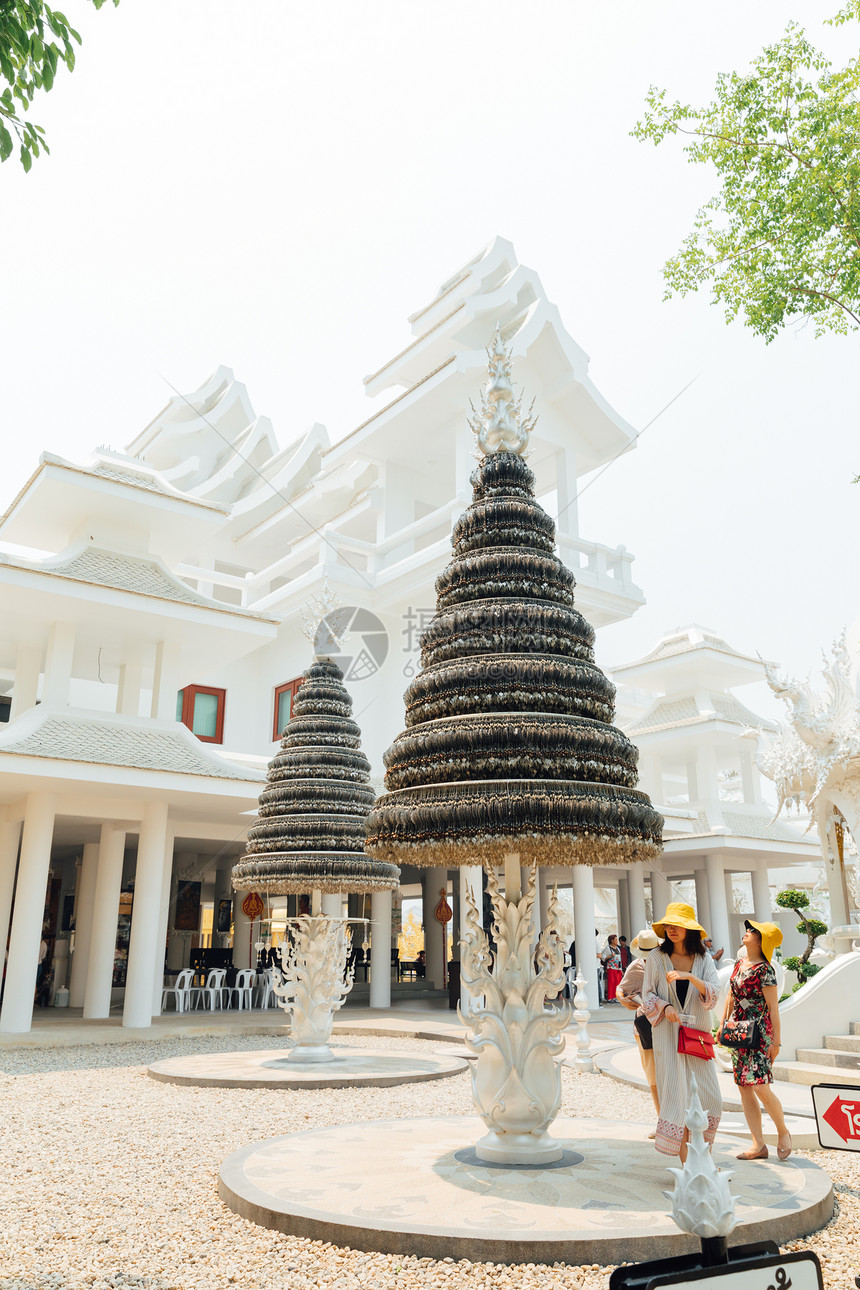 泰国白庙许愿塔图片