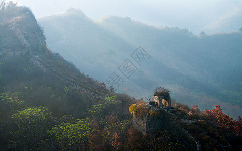 走西口秋天的长城背景