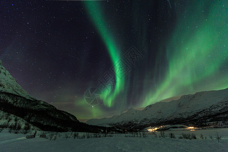 美丽的北欧冬季北极光高清图片
