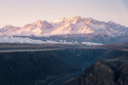 新疆安集海大峡谷背景图片