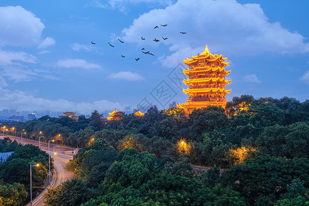 蓝天白云下的城市地标建筑黄鹤楼旅游高清图片素材