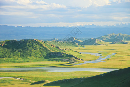 风景小清新新疆巴音布鲁克大草原背景
